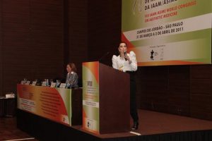 IMG_3626 Joielle Mendonça durante palestra em Congresso Científico de Estética
